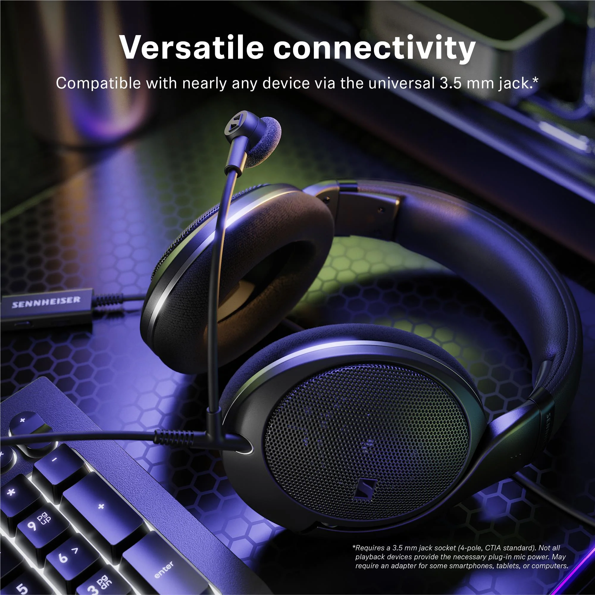 Casque Sennheiser noir avec microphone, câble et clavier.