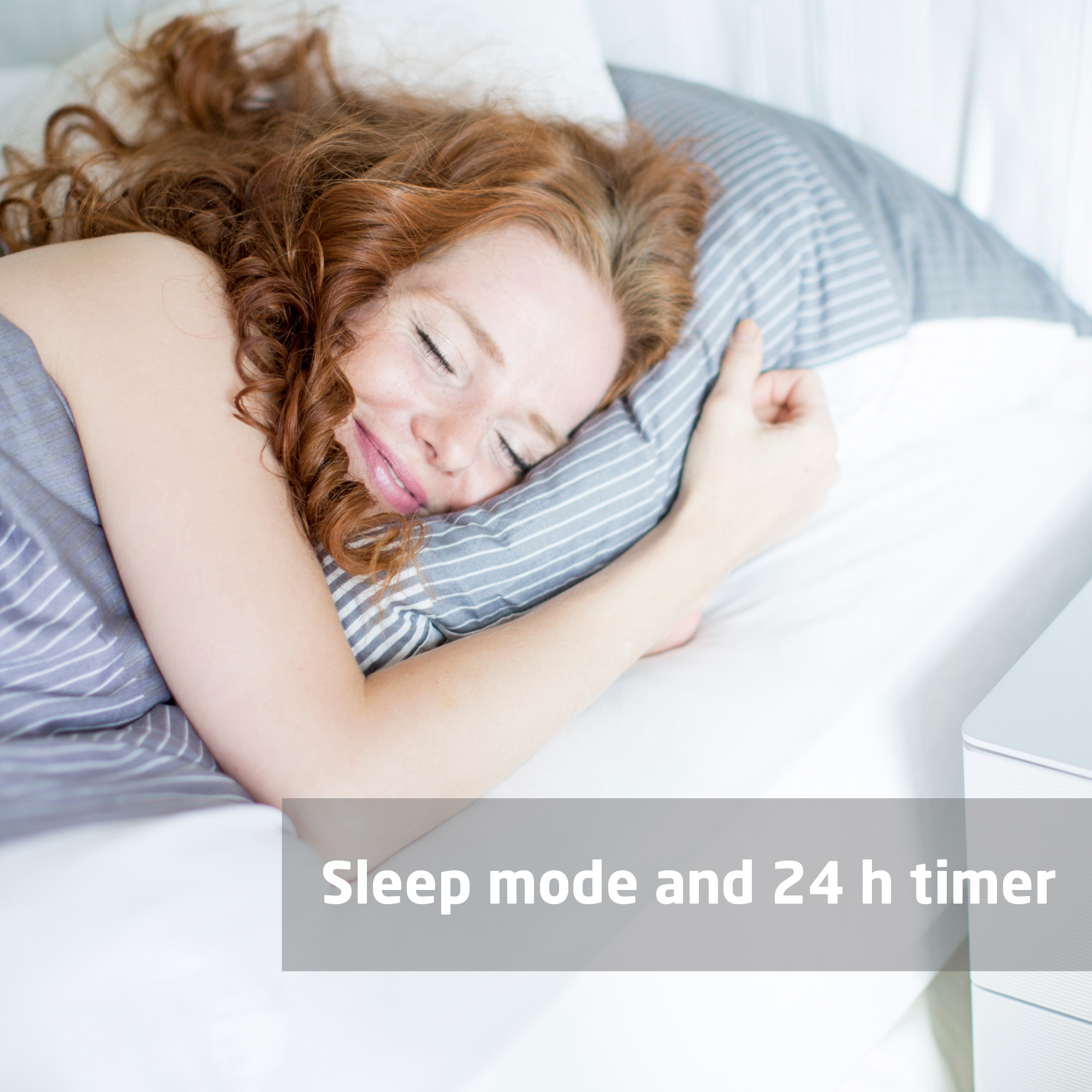 Ruda kobieta śpi na pasiastym poduszce. Tekst: Sleep mode and 24 h timer.