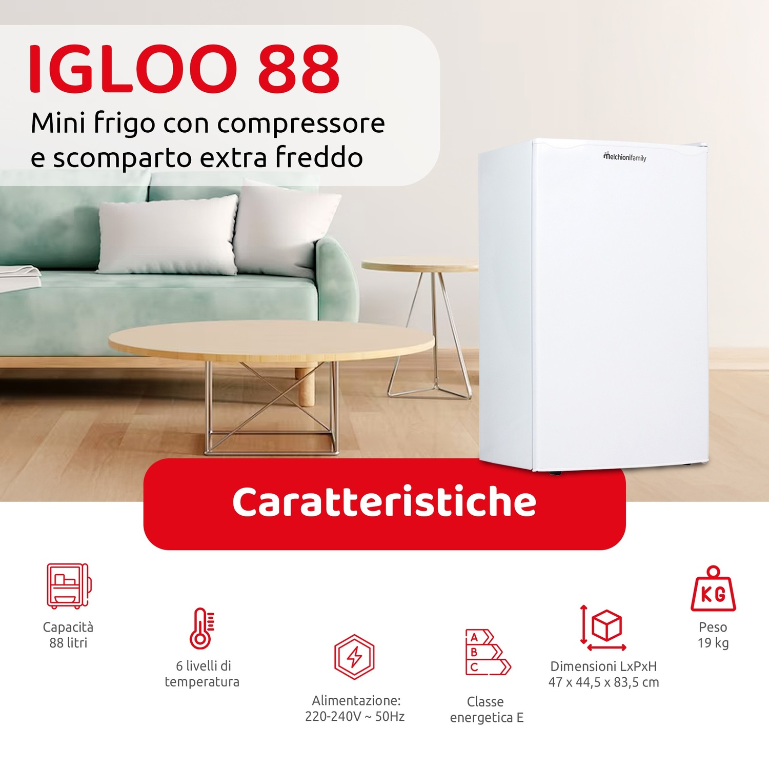 Un mini-frigo bianco IGLOO 88 è posizionato accanto a un divano.