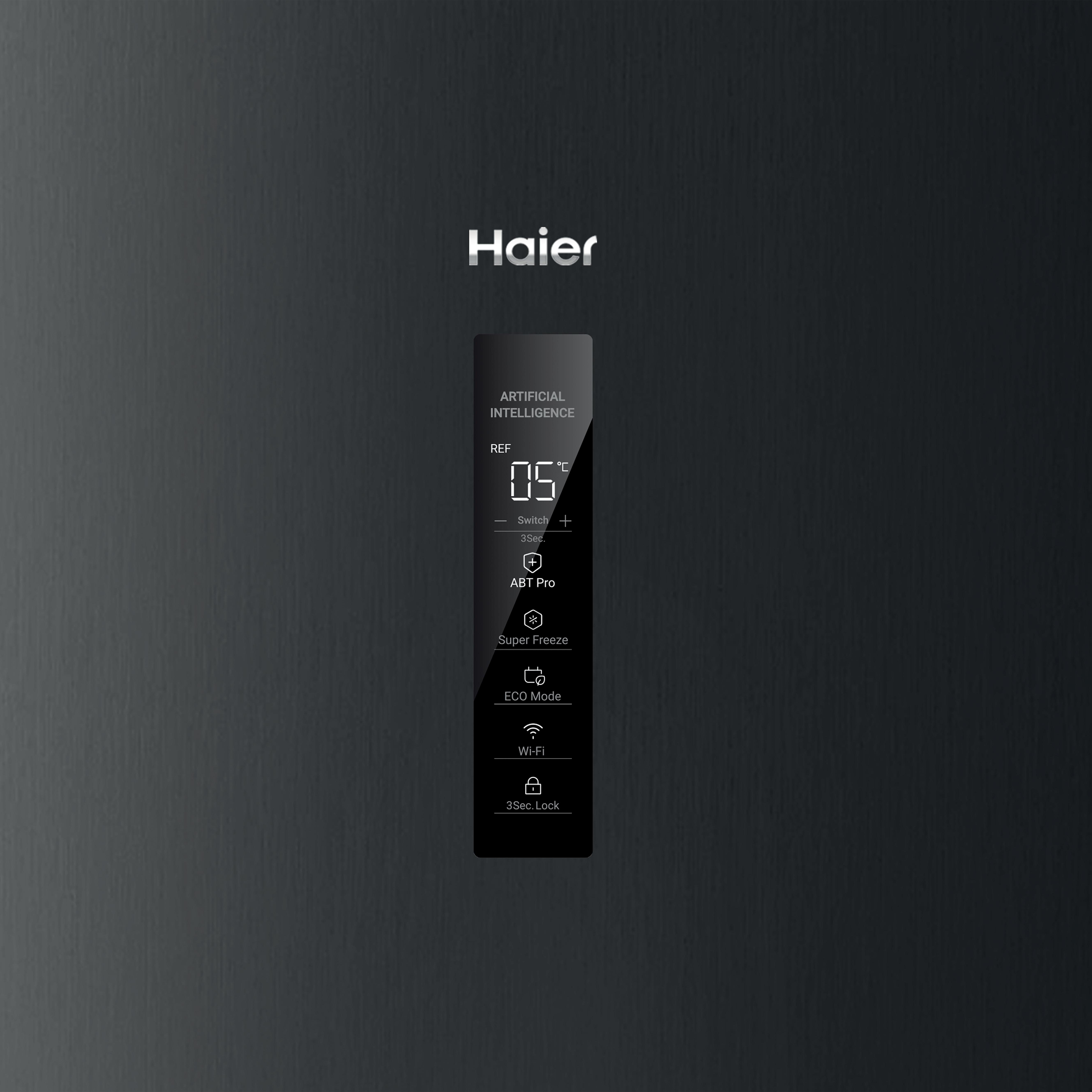 Haier Logo über einem digitalen Bedienfeld mit Temperaturanzeige.