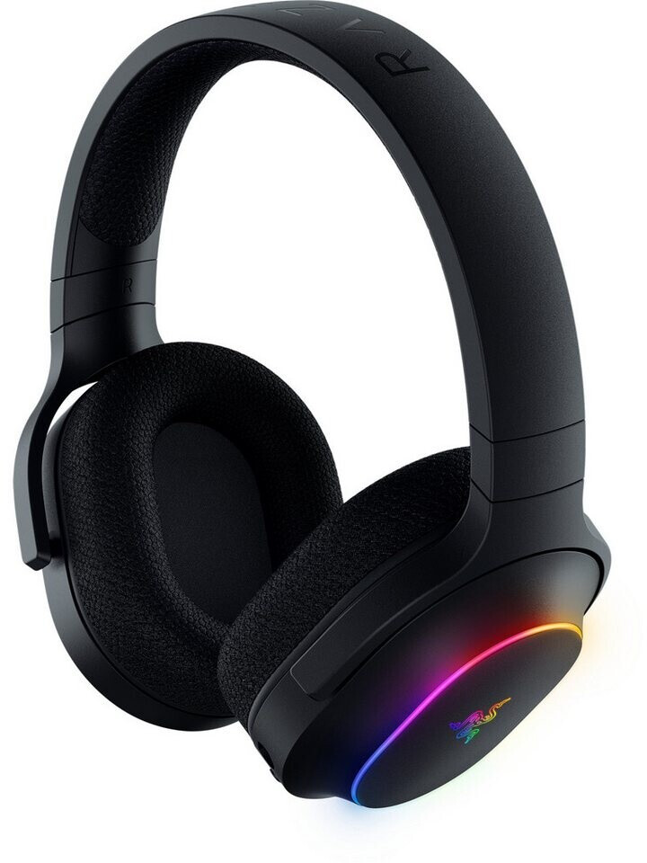 Fekete fejhallgató RGB világítással és Razer logóval fehér háttéren.
