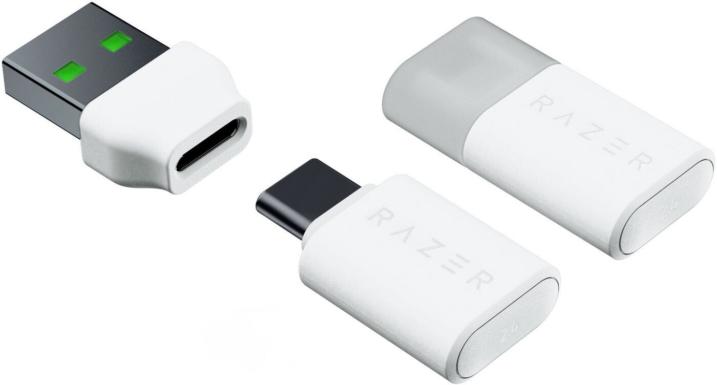 Fehér Razer USB-A és USB-C adapterek.