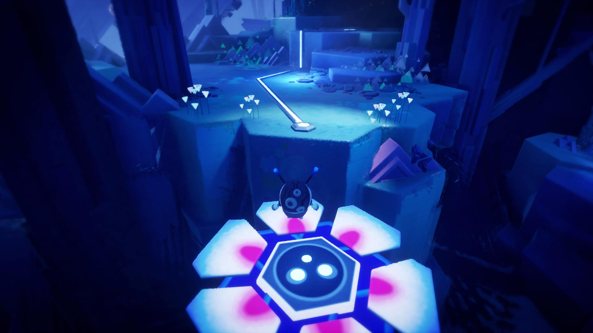 Małe stworzenie stoi na świecącej platformie w niebieskim, futurystycznym krajobrazie.