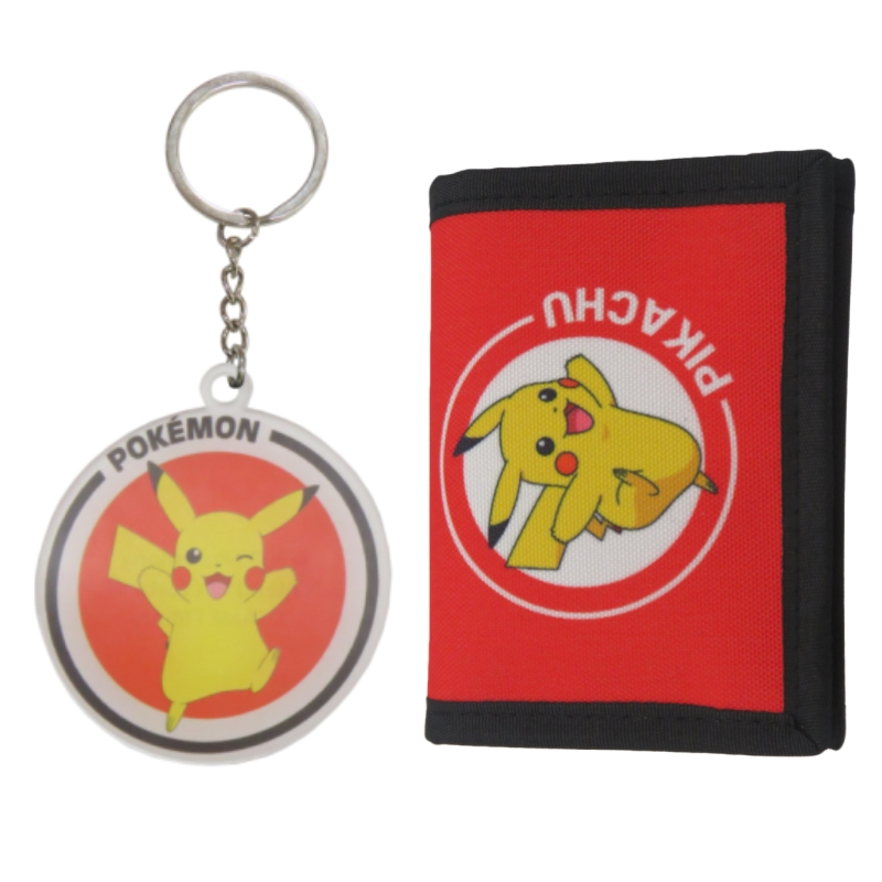 Un llavero y una cartera roja con diseños de Pikachu.