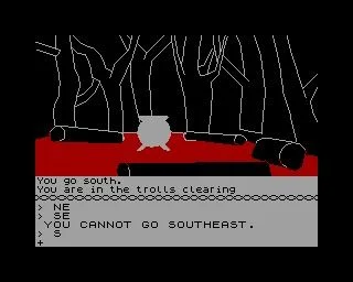 Un caldero en un claro con árboles y troncos. Texto del juego debajo.