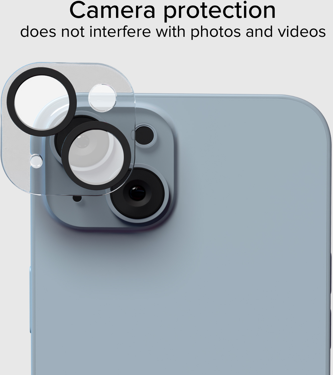 Kameraschutz auf blauem Handy mit drei Linsen. Klare Abdeckung.