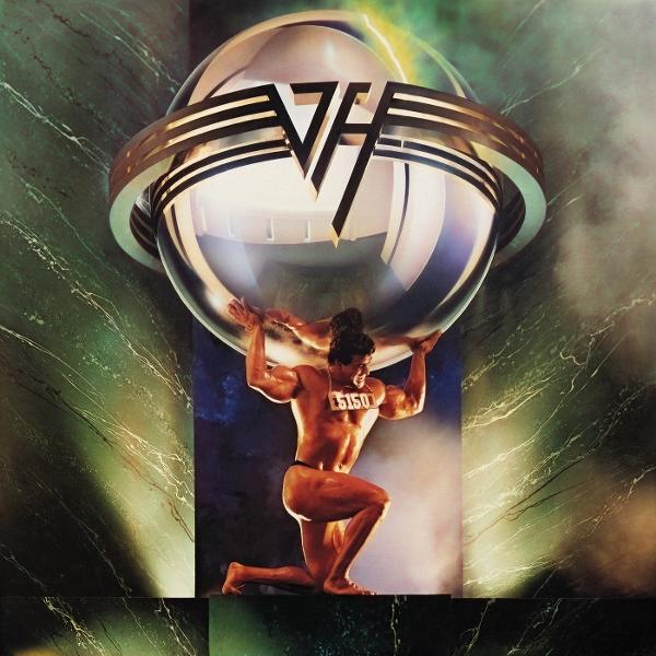 Ein Mann trägt eine riesige Glaskugel mit dem VH-Logo darauf.
