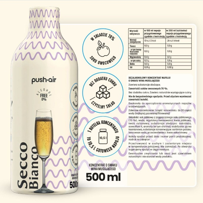 Butelka Secco Bianco 500 ml z kieliszkiem wina musującego obok. Zawiera informacje o wartościach odżywczych.
