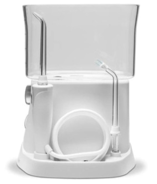 Biały elektryczny irygator do zębów z przezroczystym zbiornikiem i dwoma dyszami.