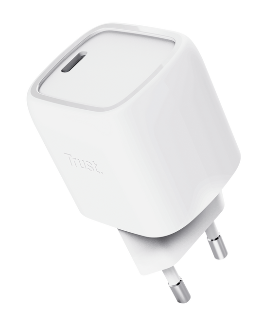 Biały adapter wtyczki UE z logo Trust i srebrnymi metalowymi bolcami.