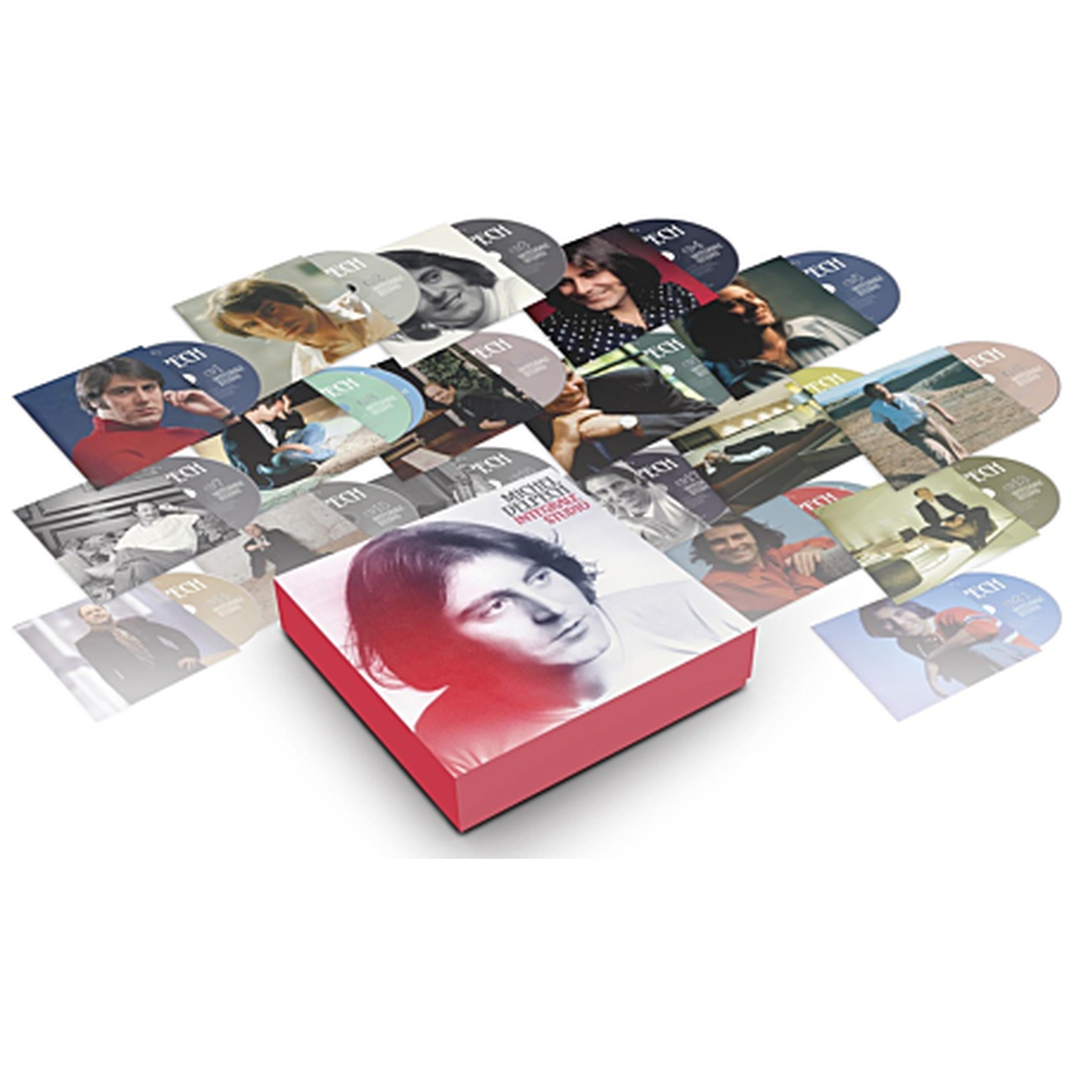 Een rode doos met veel cd's met gezichten van mannen en albumhoezen.