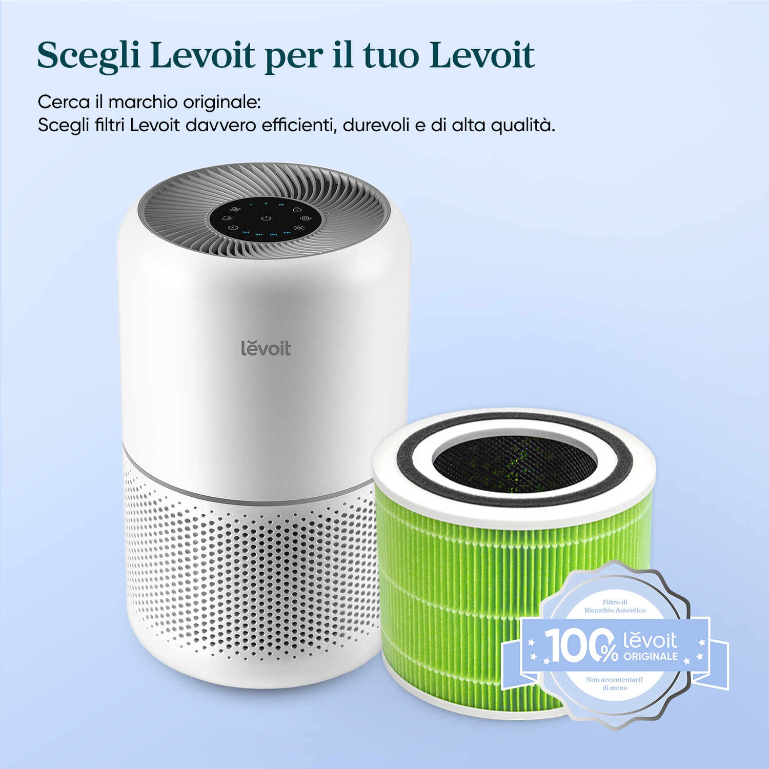 Un purificatore d'aria Levoit bianco con filtro di ricambio verde accanto. Un distintivo dice 100% Levoit Original.