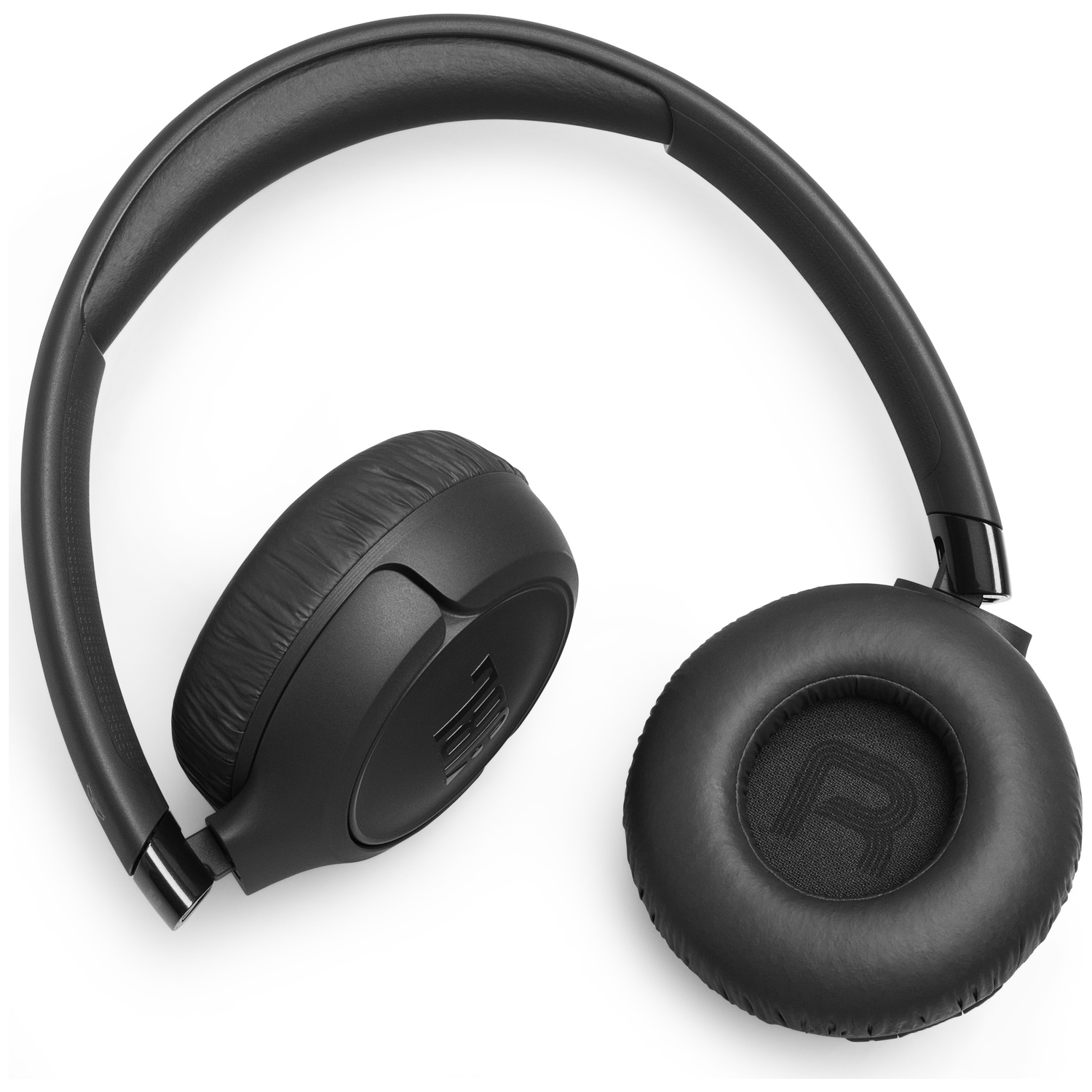 Casque noir sur fond blanc, avec écouteurs rabattables.