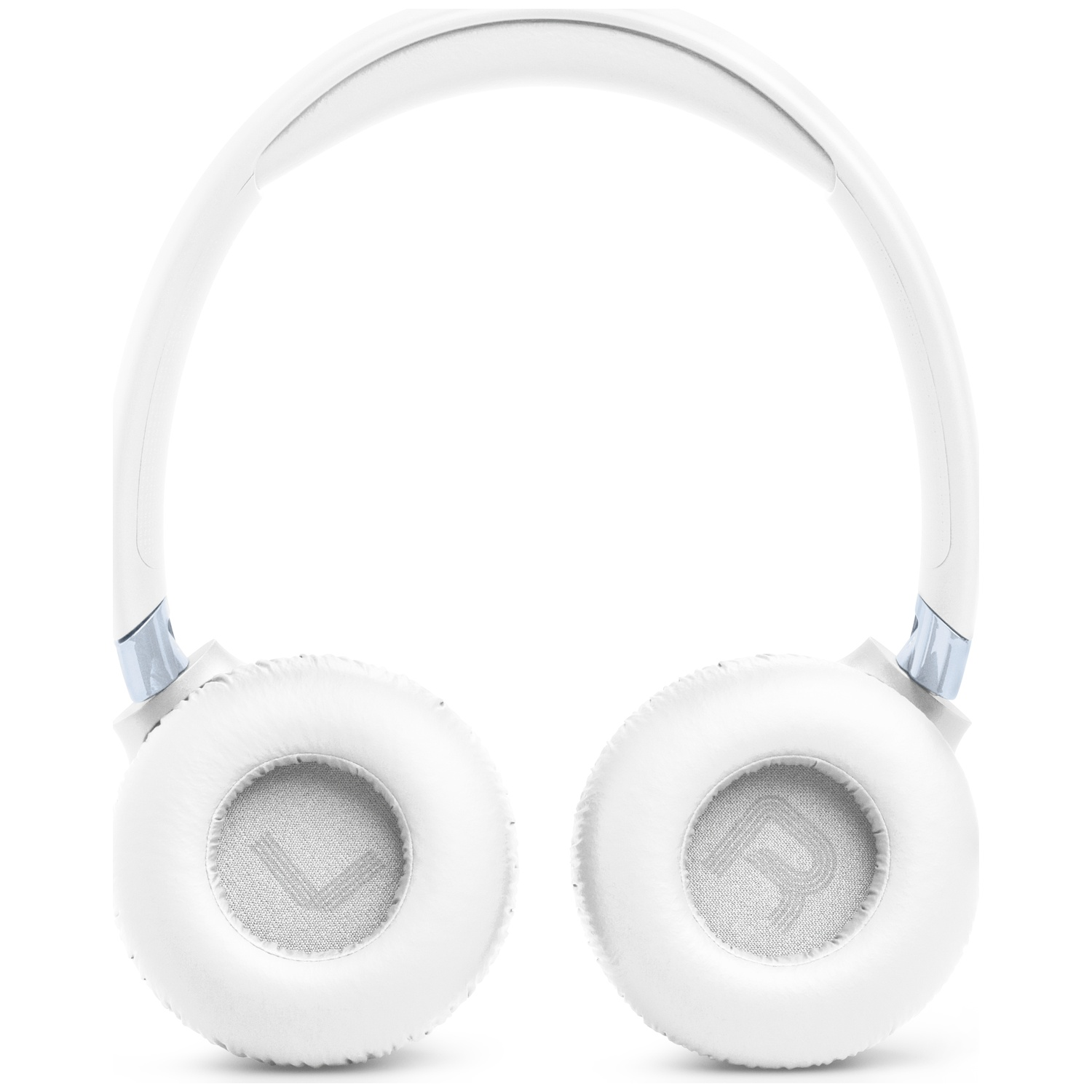 Casque blanc avec oreillettes rembourrées et accents argentés.