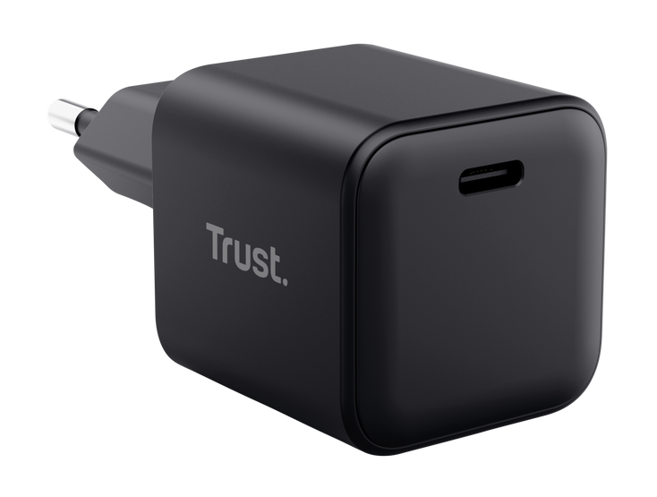 Czarna wtyczka ładowarki USB-C z logo Trust i bolcami UE.