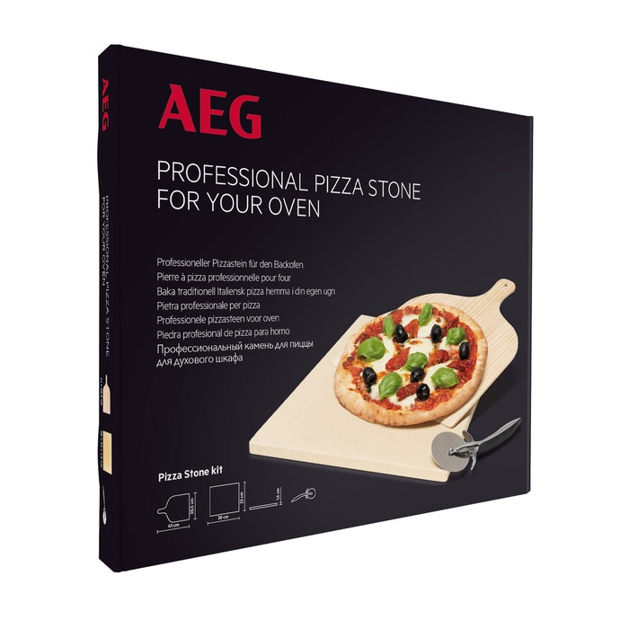 AEG Pizza kő szett pizzával, pizzavágóval és lapáttal.