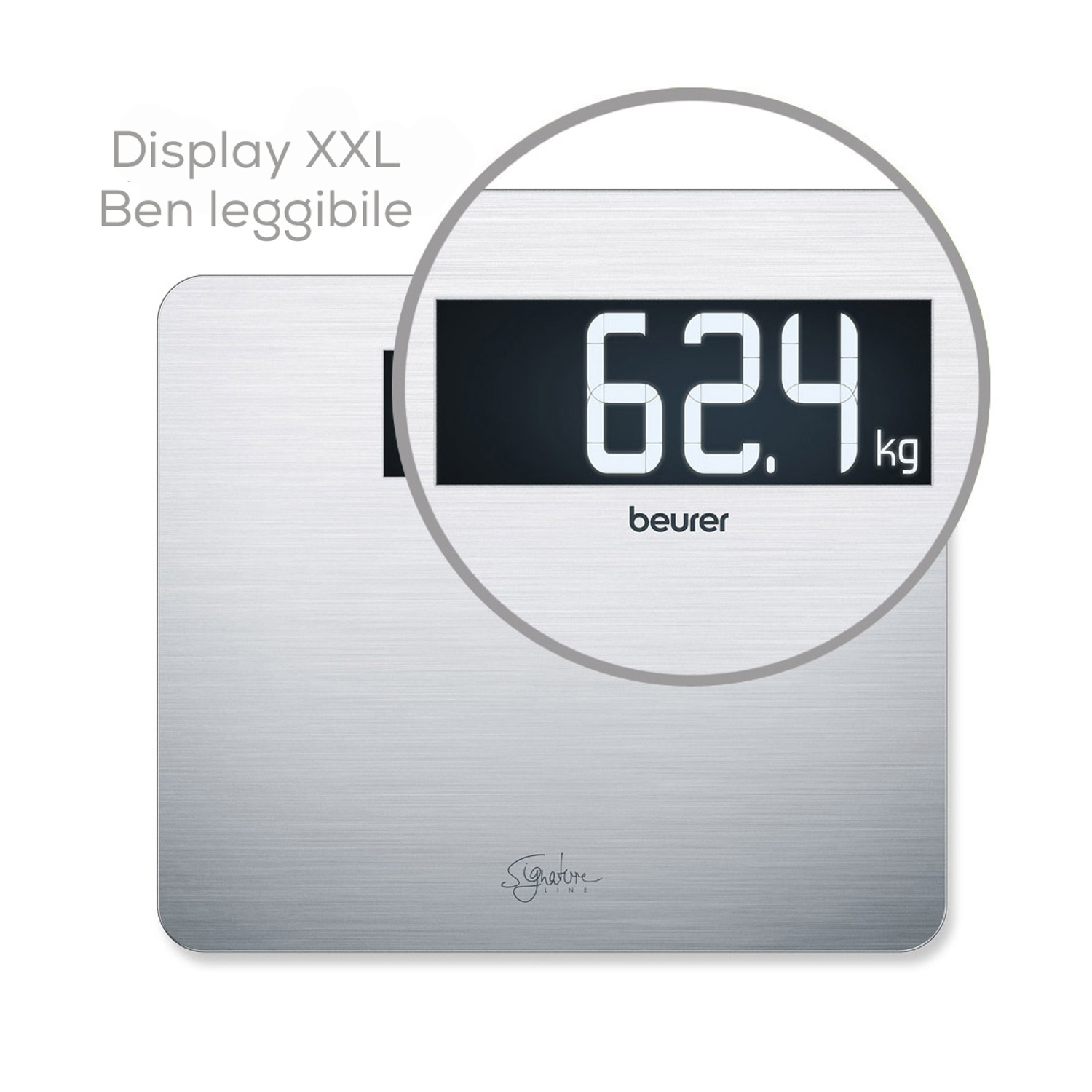 Bilancia argentata mostra 62,4 kg. Display grande e leggibile.