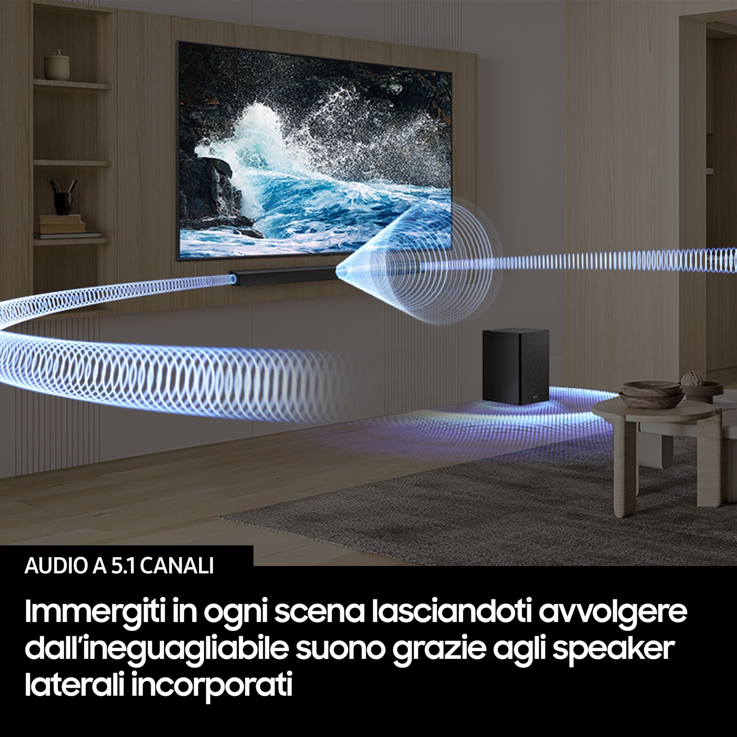 Un televisore mostra un'onda che si infrange. Onde sonore emanano da esso verso un subwoofer.