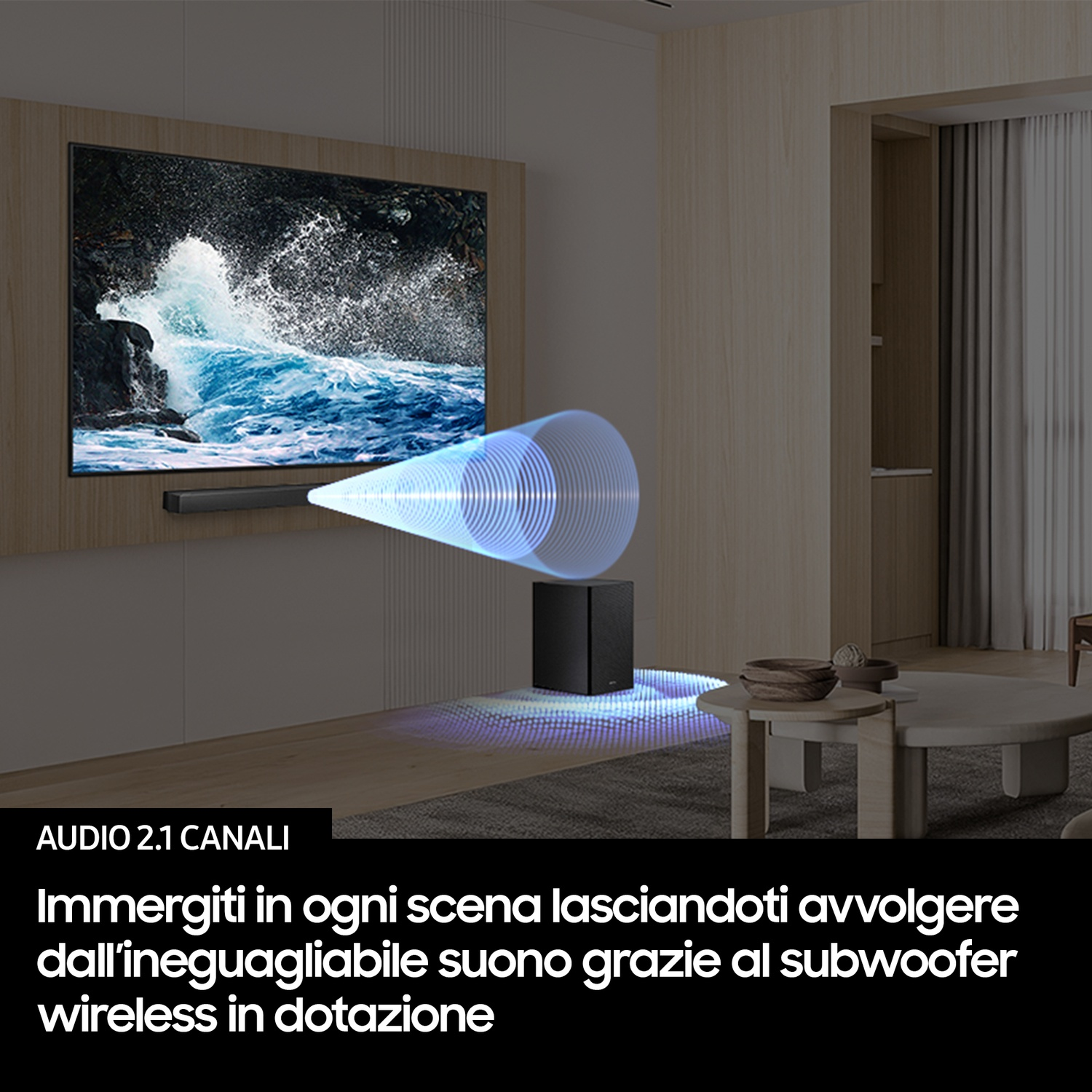 Un soggiorno moderno con TV, soundbar e subwoofer.