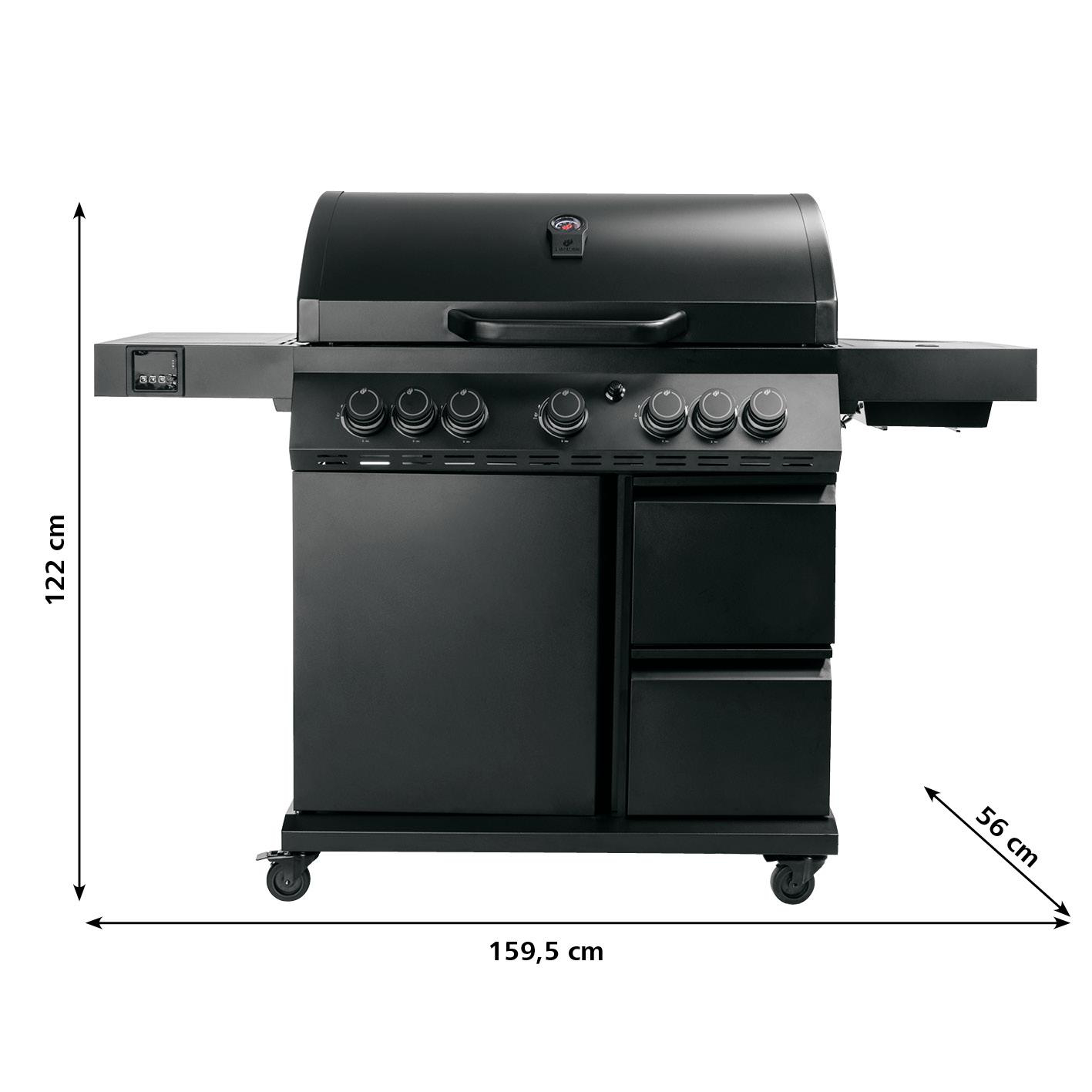 Schwarzer Gasgrill mit Ablageflächen, Schubladen und Rädern. Maße angegeben.