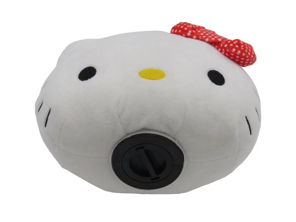 Una hucha blanca de Hello Kitty con lazo rojo y ojos negros.
