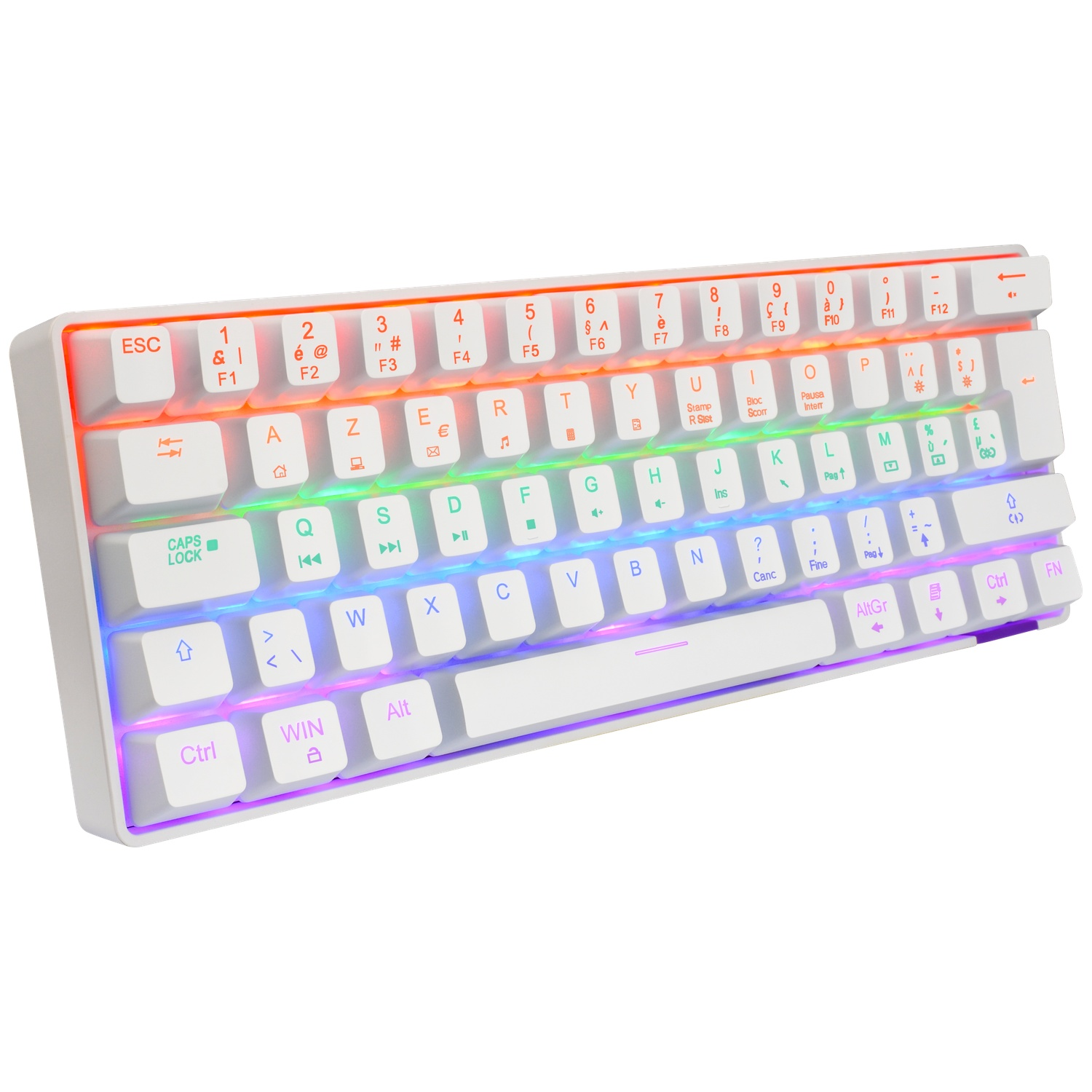 Een wit compact toetsenbord met RGB-achtergrondverlichting rust op een wit oppervlak.