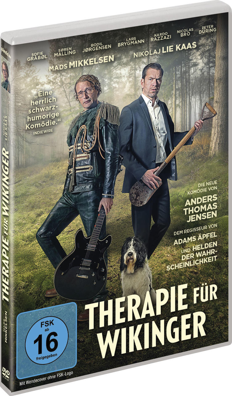 Mads Mikkelsen hält Gitarre, Nikolaj Lie Kaas schaufelt. Ein Hund steht daneben.