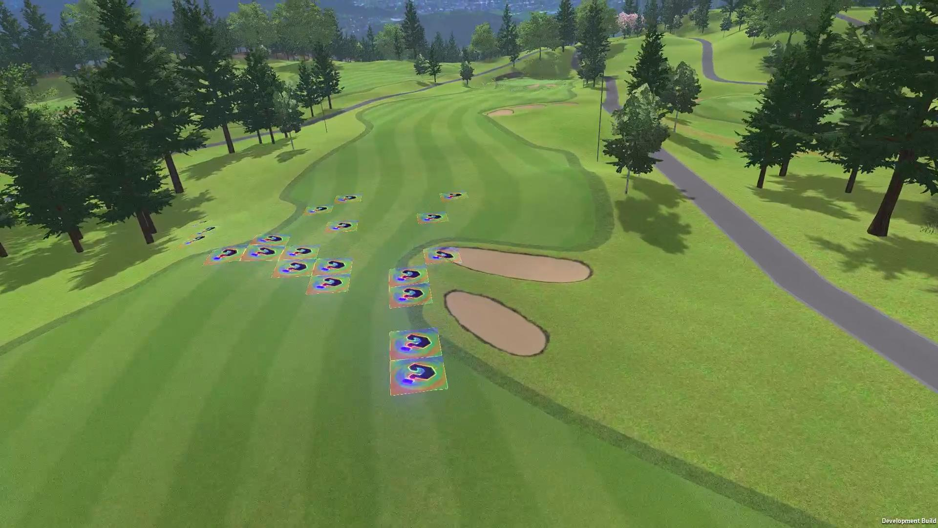 Ein Golfplatz mit vielen Fragezeichen-Objekten auf dem Grün.