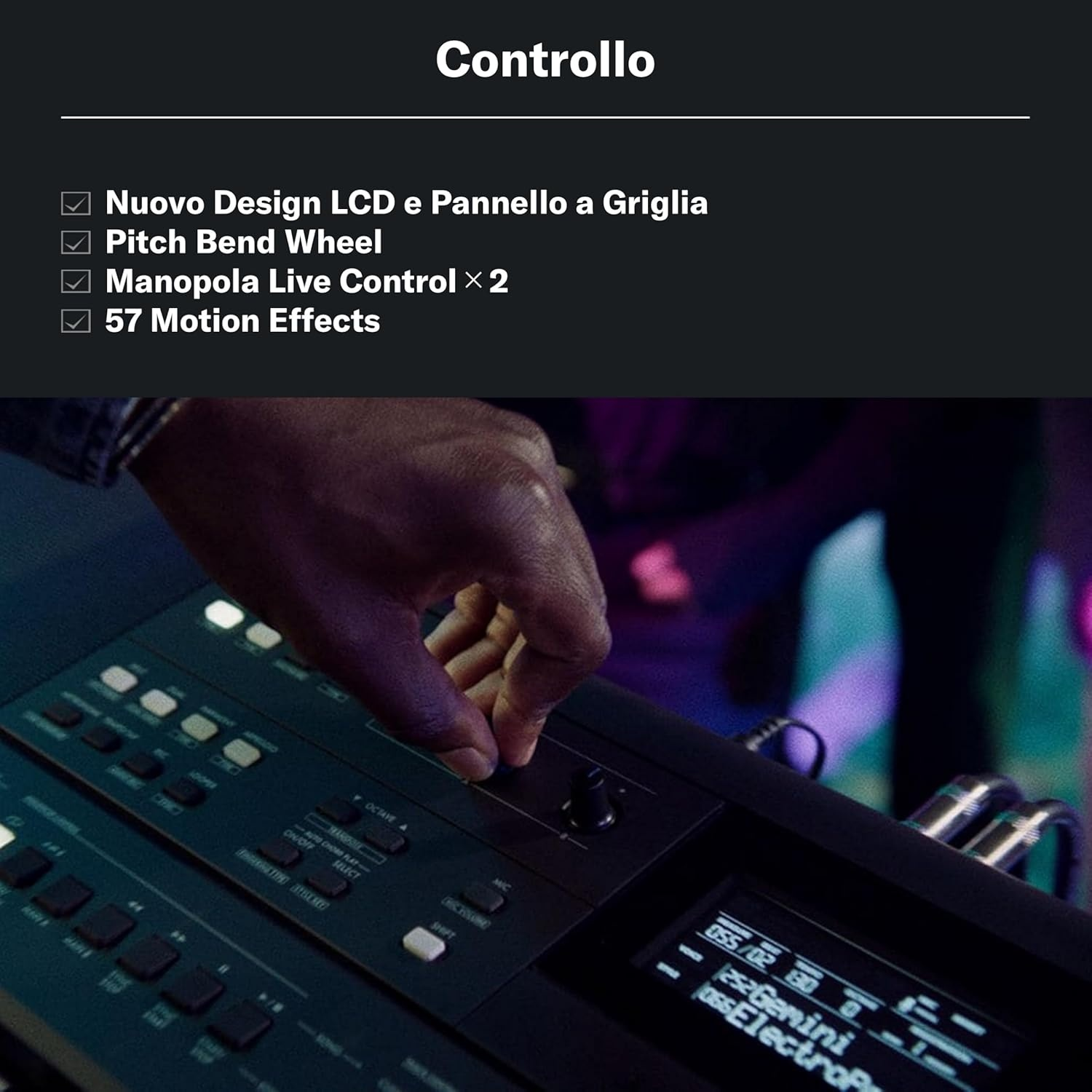 Una mano aziona un sintetizzatore con pulsanti e display.