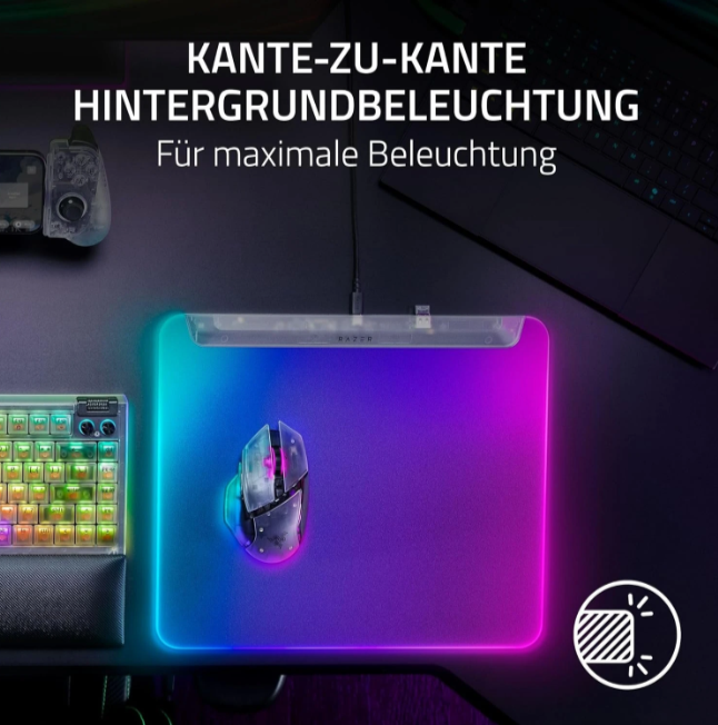 Gaming-Maus und Tastatur mit RGB-Beleuchtung auf Schreibtisch.