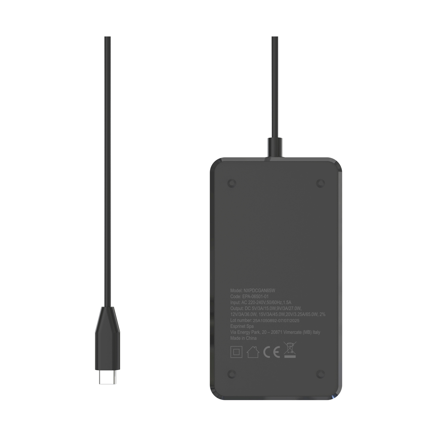 Un alimentatore nero con cavo USB-C e dettagli tecnici.