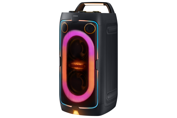 RGB aydınlatmalı ve taşıma saplı siyah hoparlör.