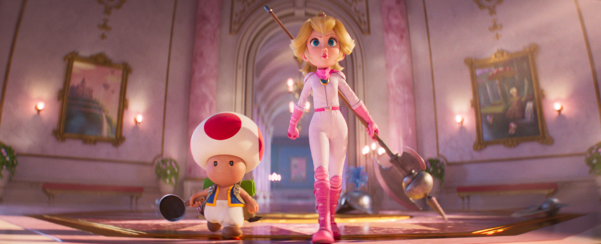 Prinzessin Peach und Toad in einem luxuriösen Saal mit Gemälden und Bänken.