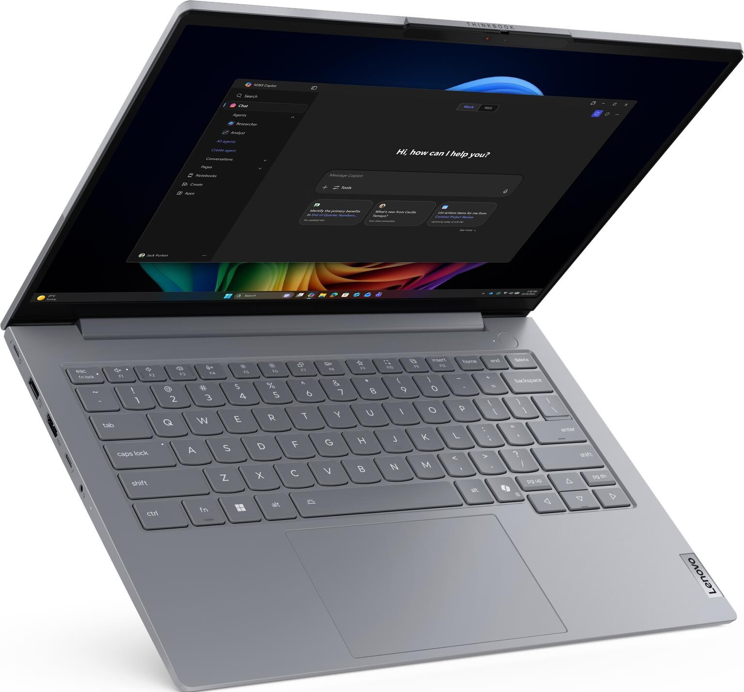 Ein graues Lenovo ThinkBook mit geöffnetem Bildschirm, das eine KI-Chat-Oberfläche anzeigt.