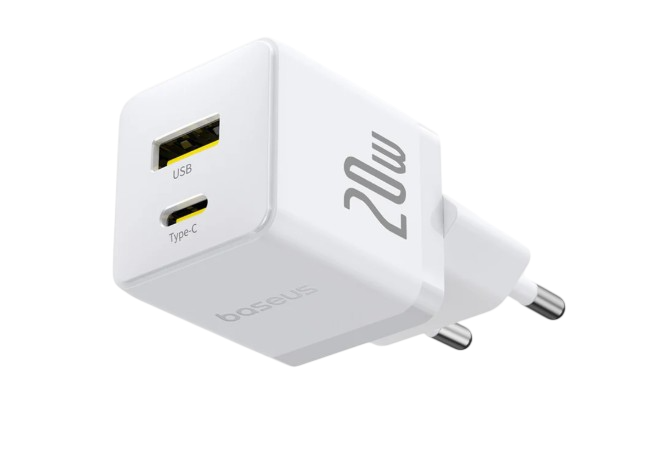 USB-A, USB-C portlu ve 20W işaretli beyaz şarj cihazı.