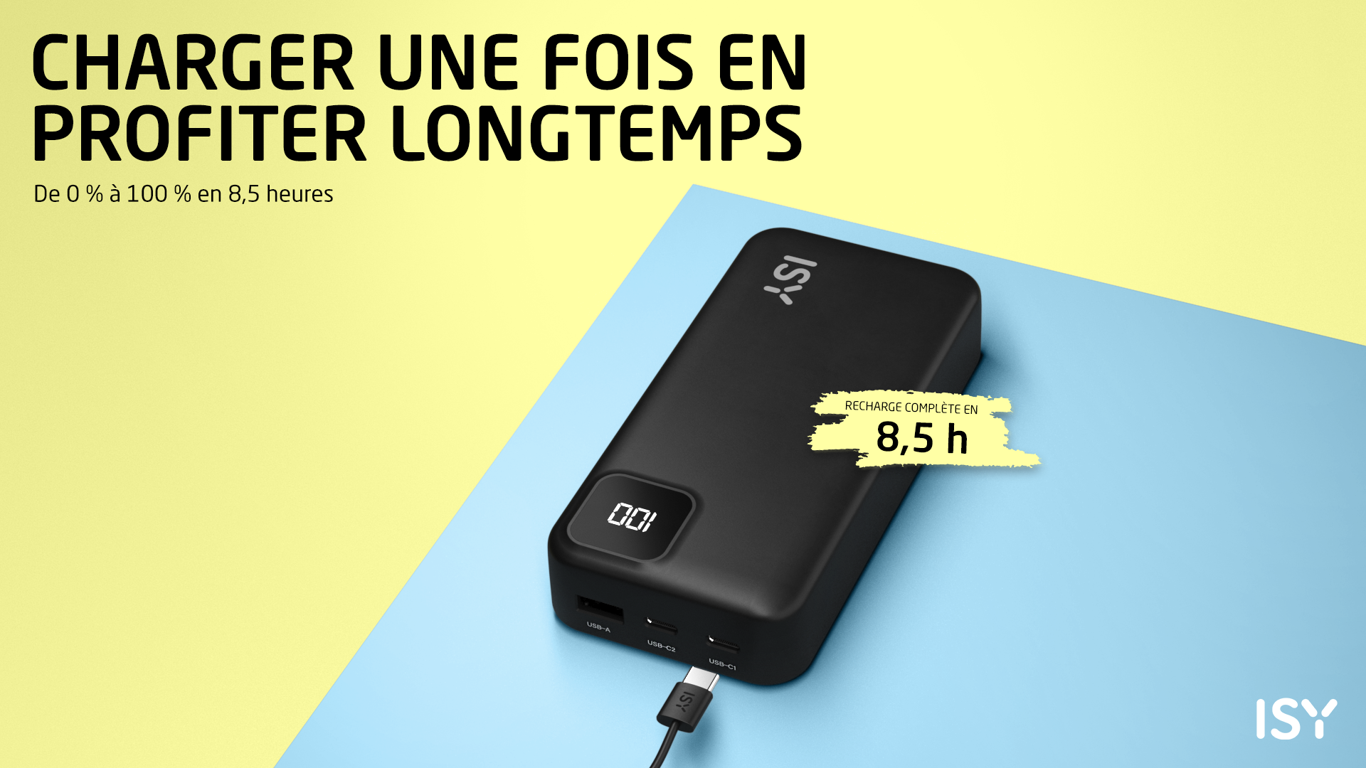 Czarny power bank ISY z czasem ładowania 8,5h. Wyświetlacz pokazuje 100%.