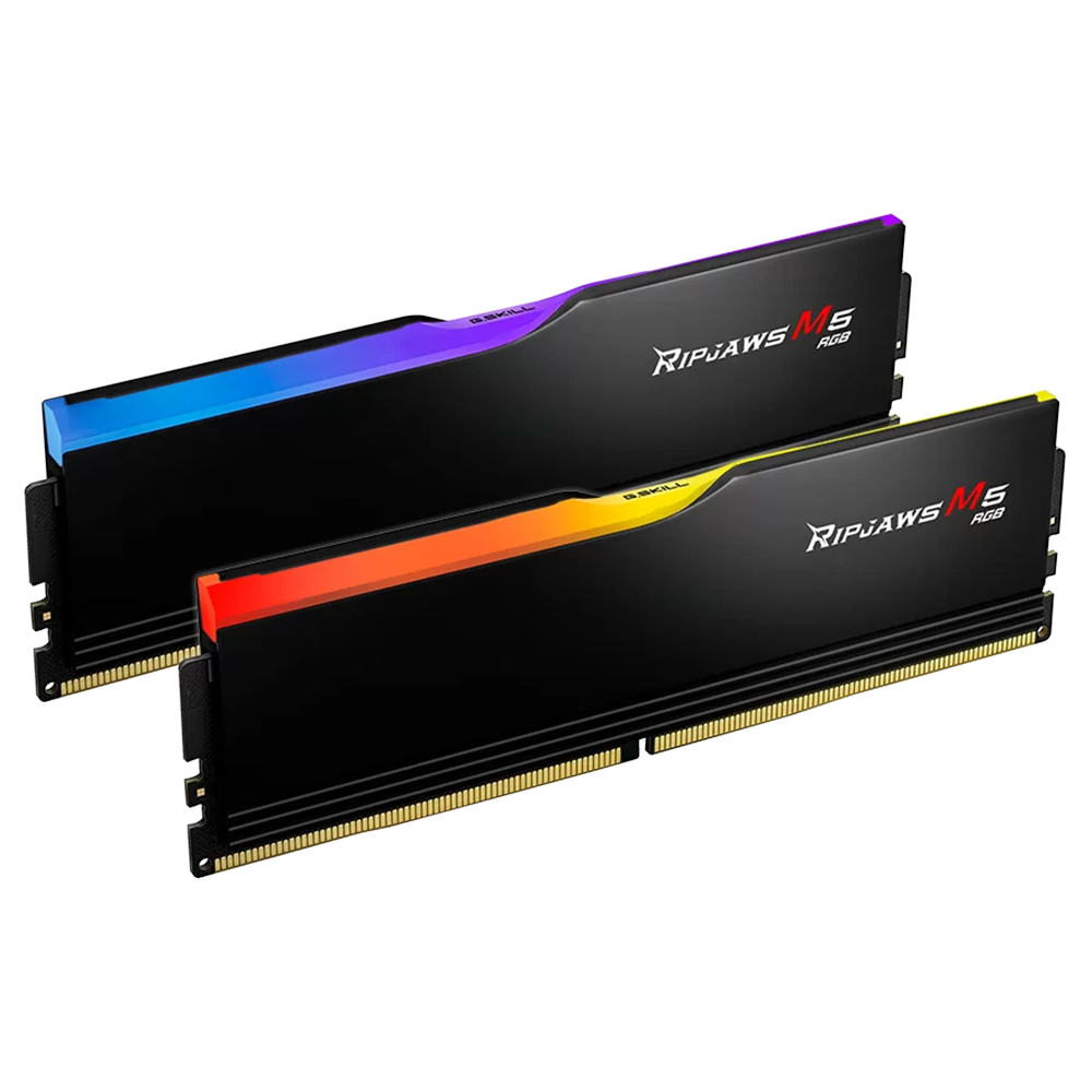 Mavi, sarı ve kırmızı RGB aydınlatmalı iki siyah RAM modülü.