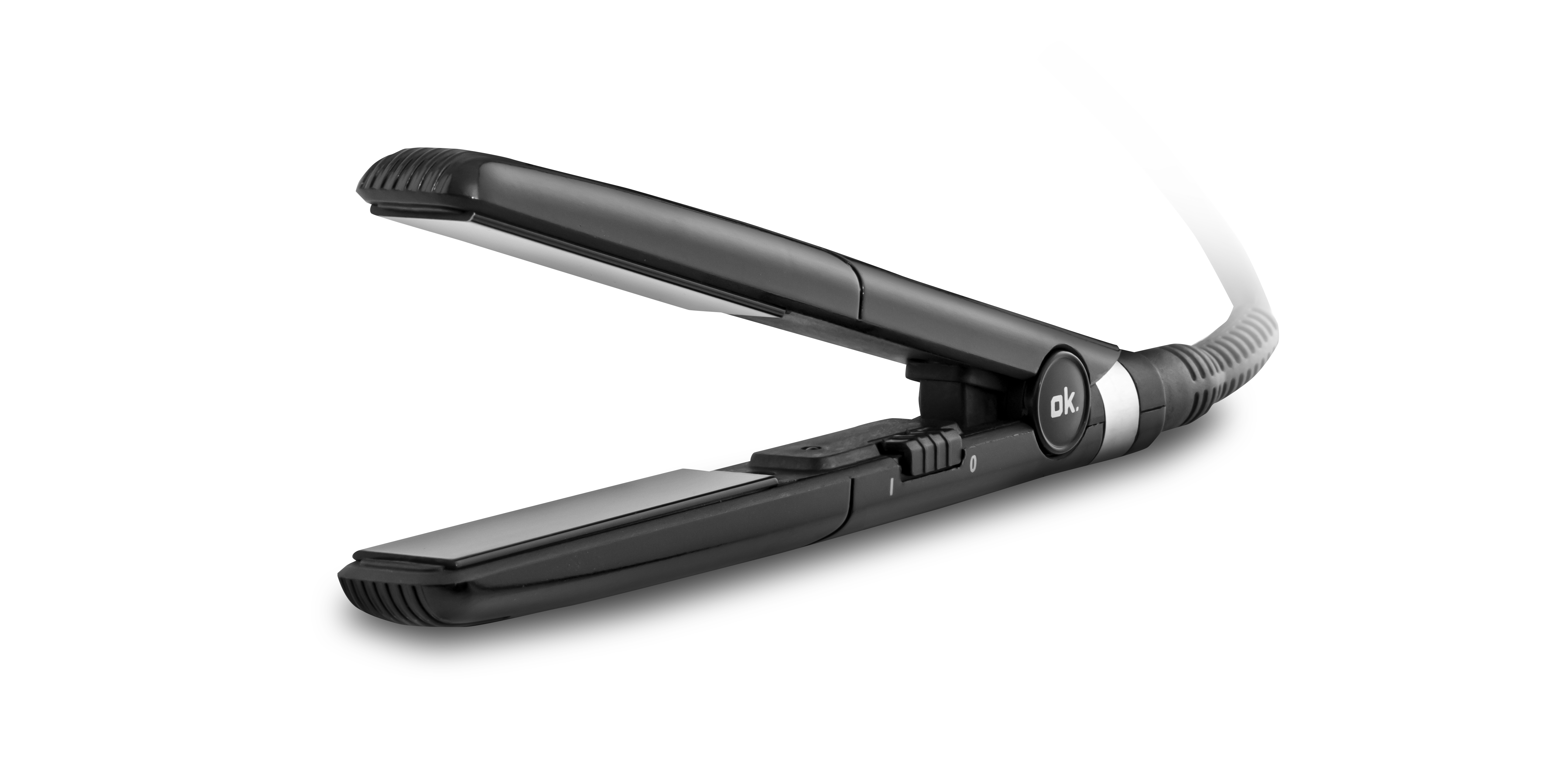 Czarna prostownica z srebrnymi akcentami, na białym tle.