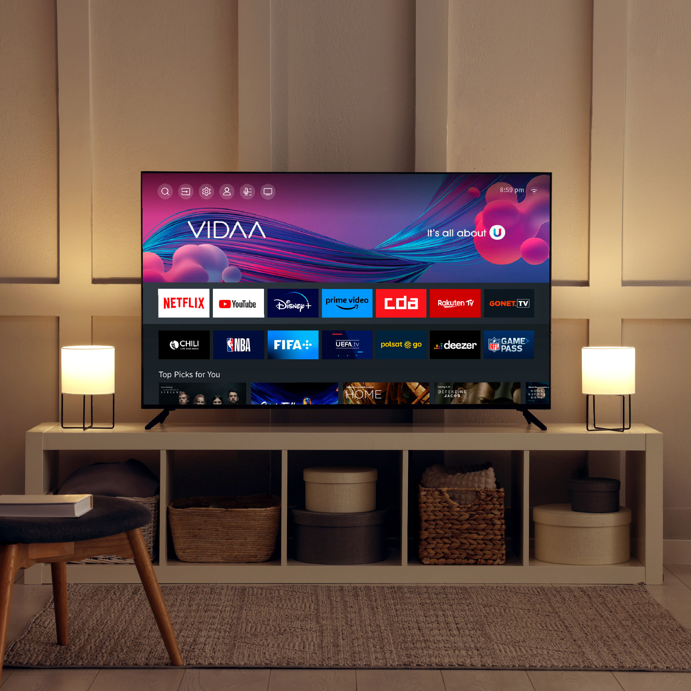 Nowoczesny telewizor wyświetlający ikony aplikacji, takie jak Netflix i YouTube.