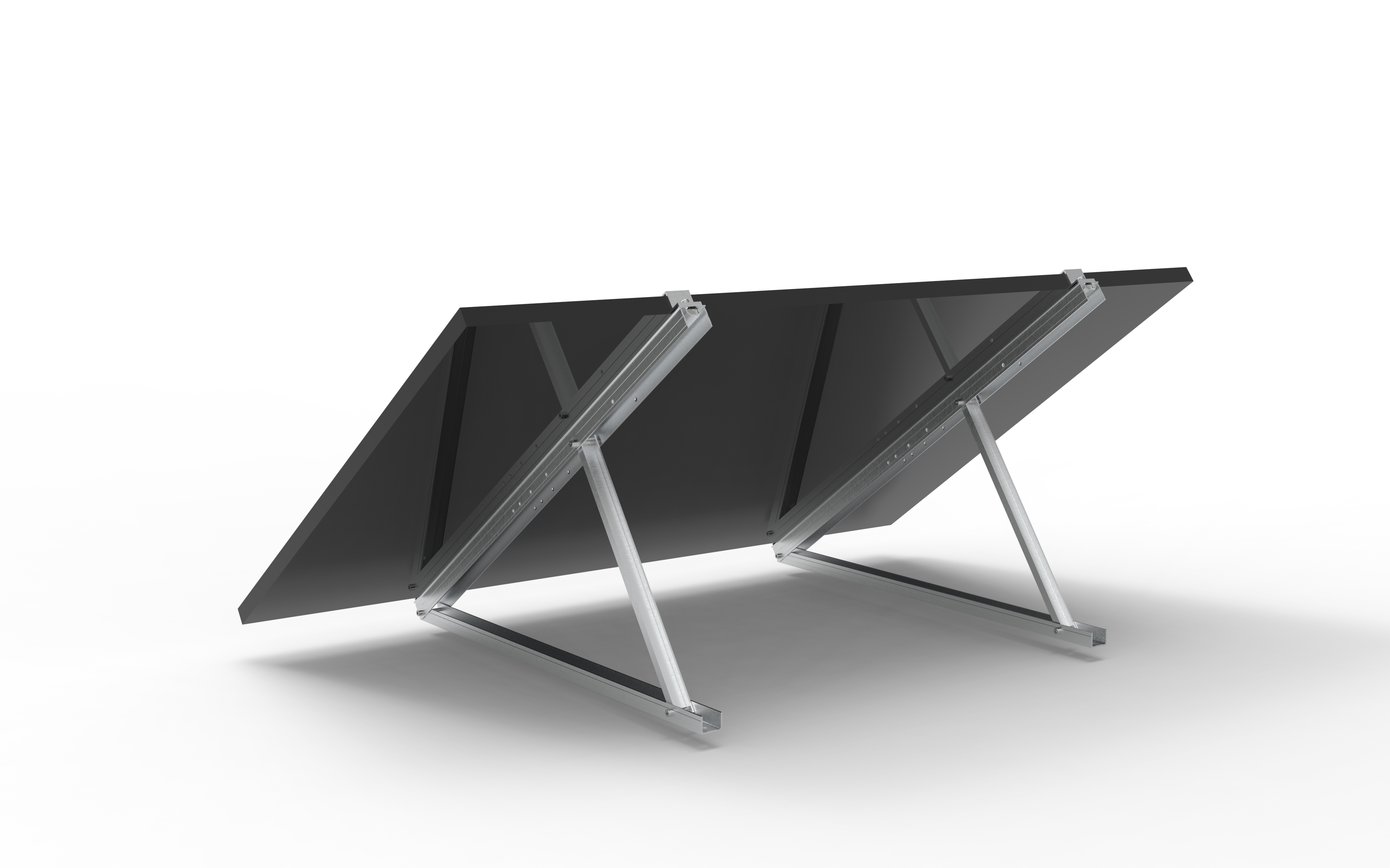 Rückansicht von zwei schwarzen Solarmodulen auf silbernen Metallständern.