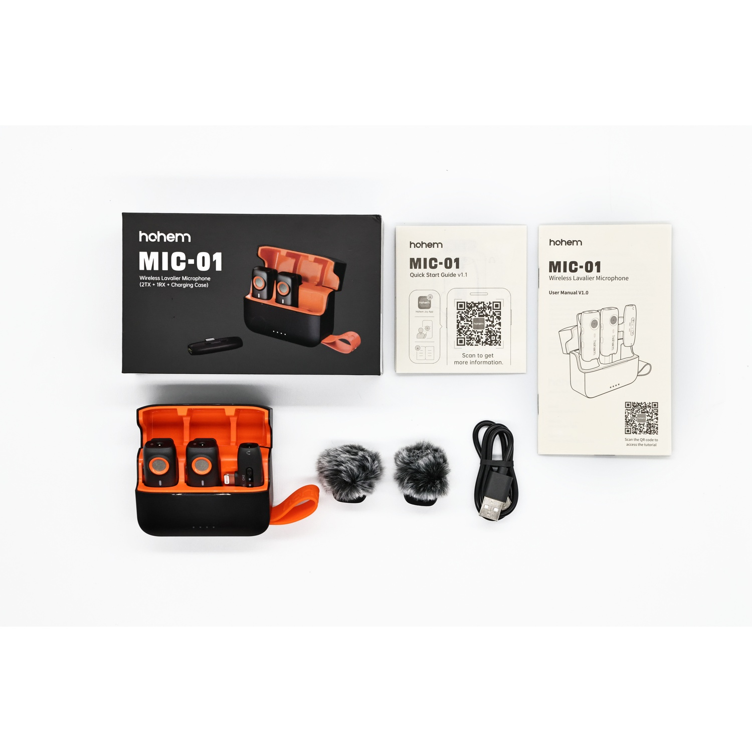 Set microfono lavalier Hohem MIC-01 con custodia di ricarica, cavo e antivento.