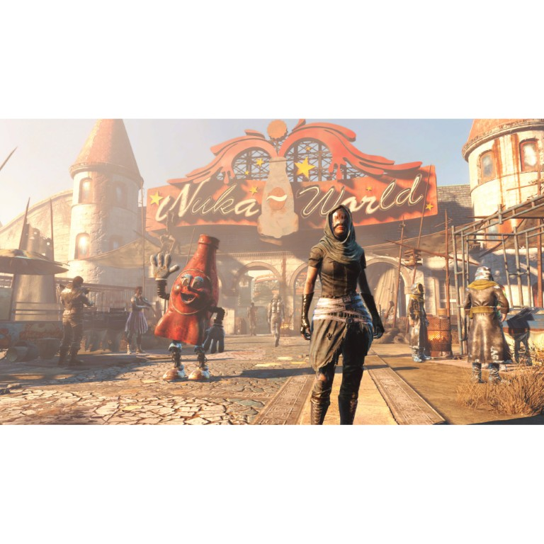 Kobieta w ciemnym ubraniu stoi przed znakiem Nuka-Coli. Po lewej stoi postać maskotki.