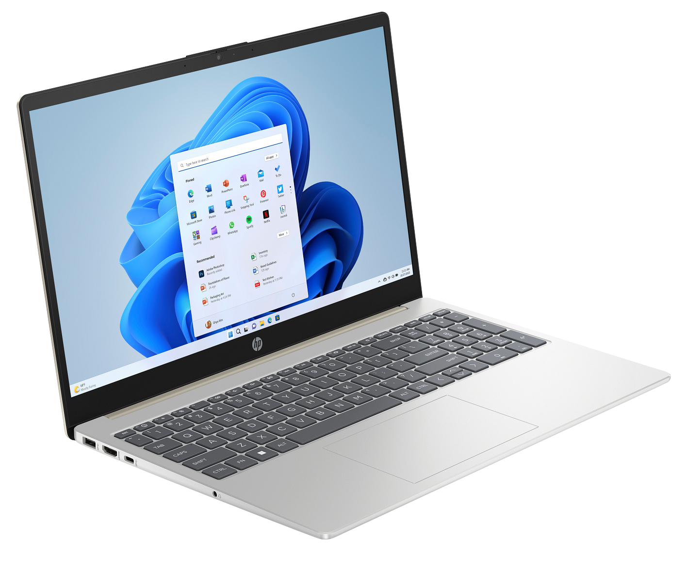 Otwarty, srebrny laptop z menu Start systemu Windows 11.