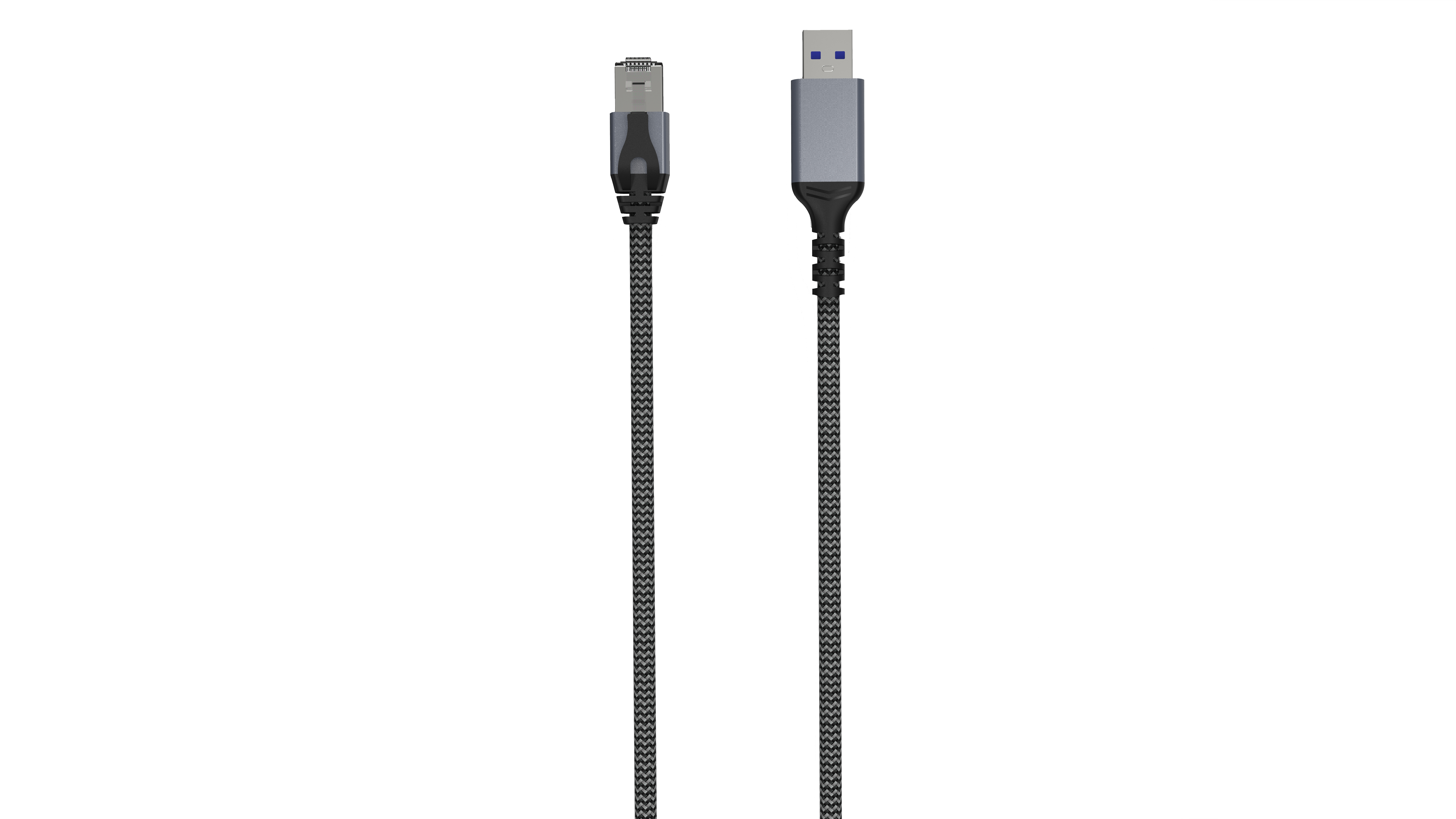 Dwa kable USB w oplocie z tkaniny z różnymi typami złączy.