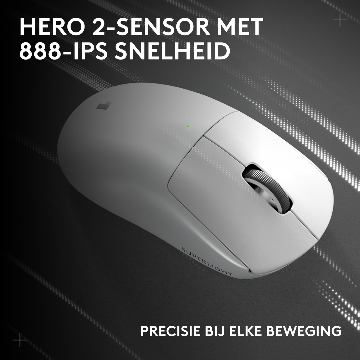 Een witte draadloze muis met scrollwiel en groen lampje op donkere achtergrond.
