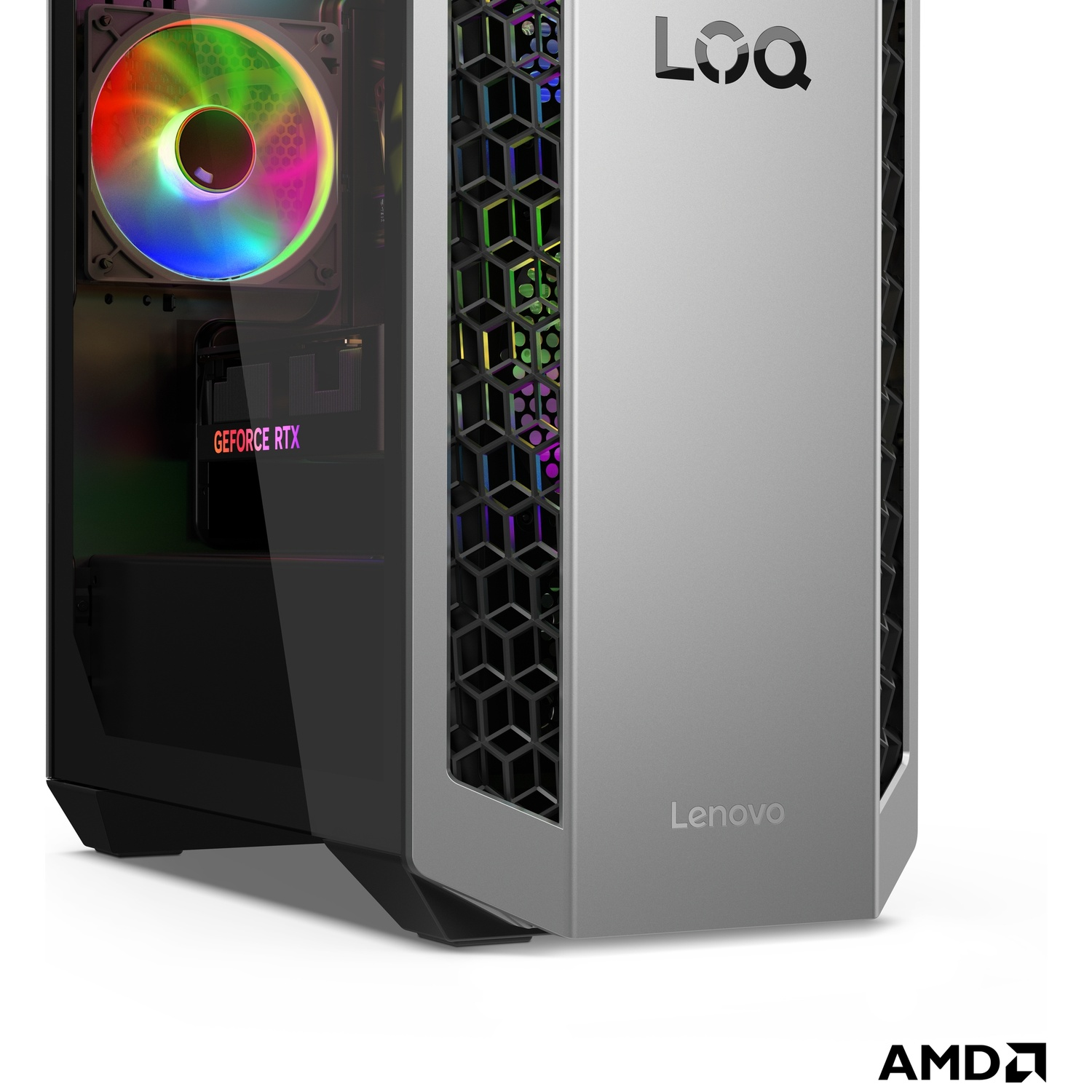 Een zilveren gaming-pc met RGB-ventilator en "GEFORCE RTX"-label.