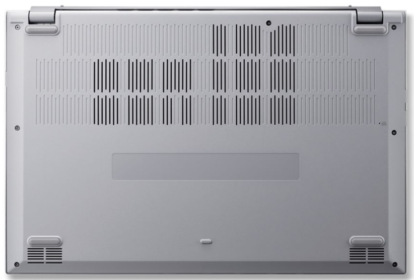 Ezüst laptop alsó része, szellőzőkkel és csavarokkal.