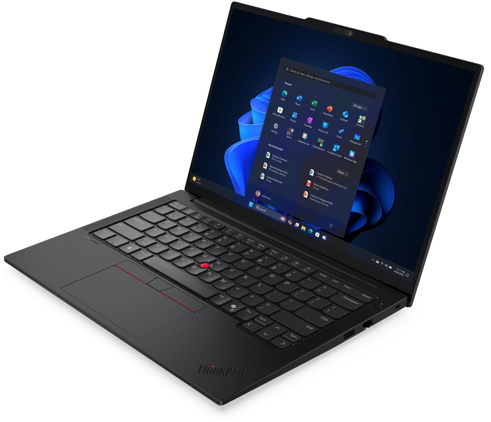 Egy fekete laptop nyitott képernyővel, amely a Windows 11 start menüt jeleníti meg.