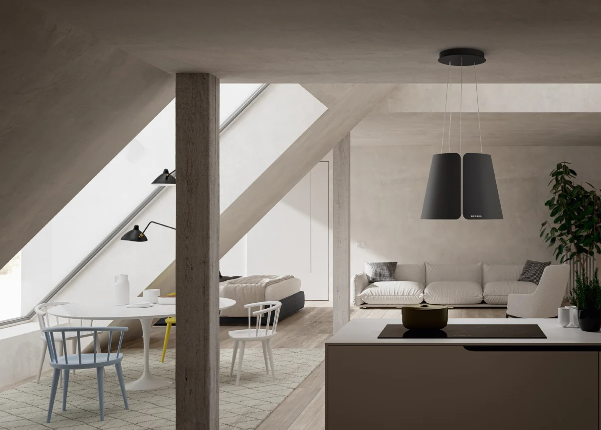 Otwarta przestrzeń dzienna z kuchnią, jadalnią i salonem w neutralnych kolorach.