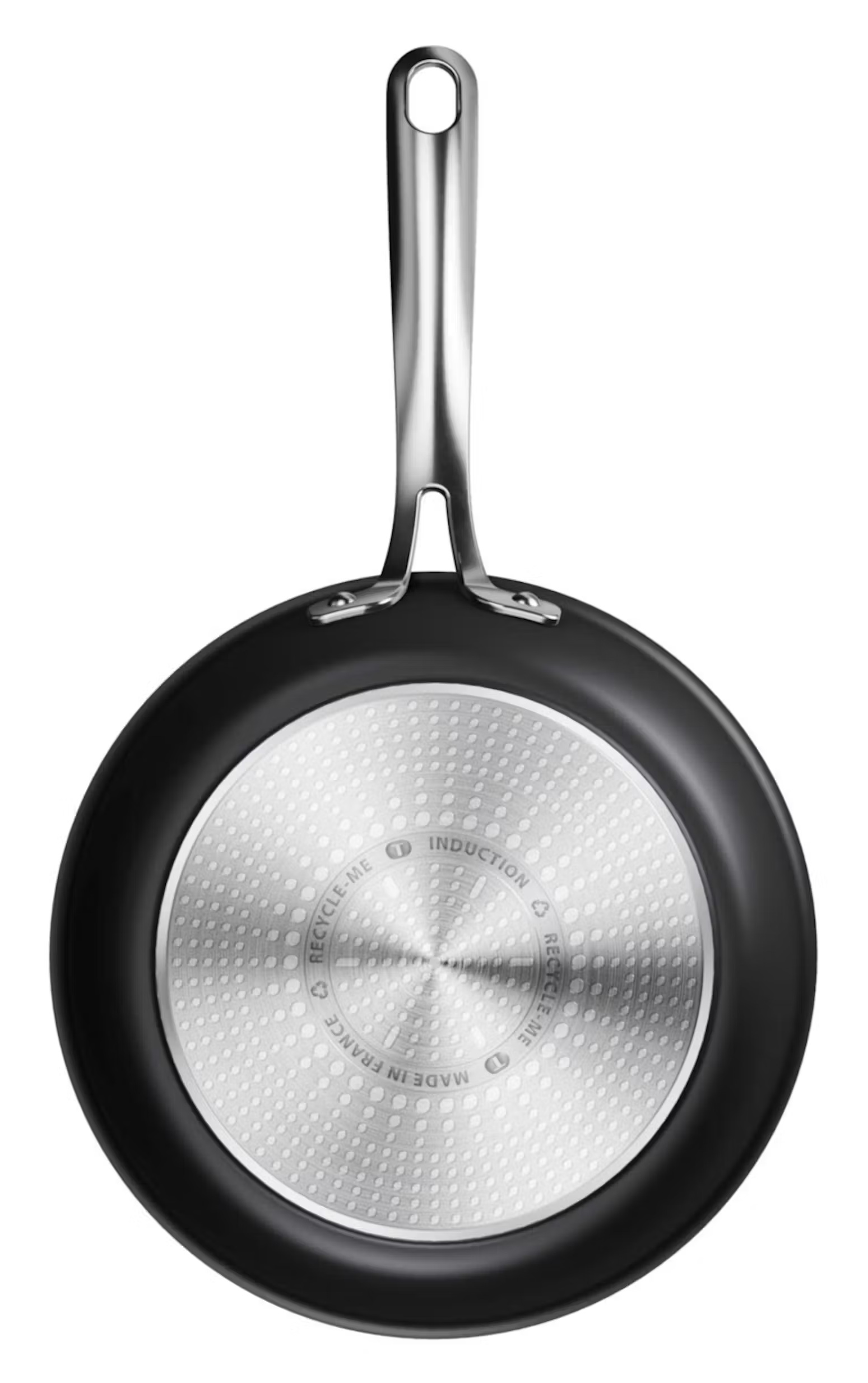 Czarna patelnia z polerowanym metalowym dnem i uchwytem.